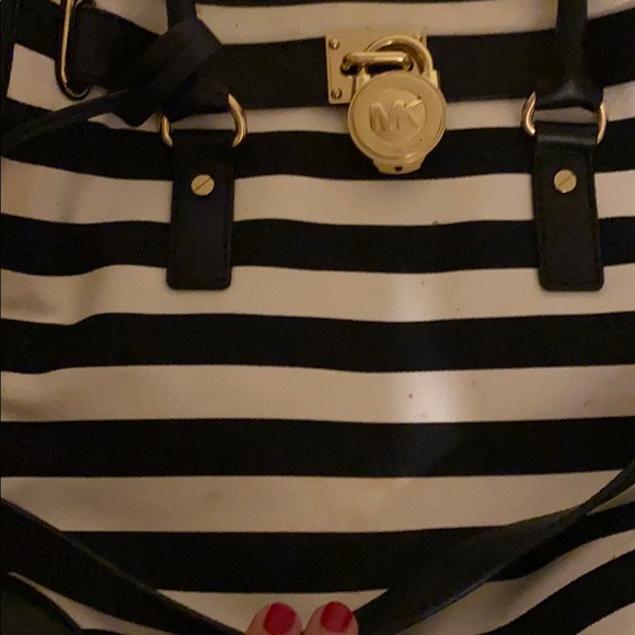 Michael Kors bag! - Picture 4 of 5